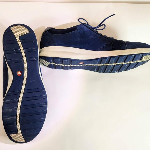 Clarks, Unstructured, blue suede sz 7.5 sneakers, Pre-owned, excellent condition - Picture 4 of 5
